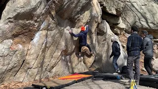 Lynn Hill's Traverse V8 (Brandon) - Gunks