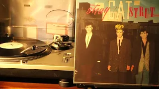 Stray Cats – Stray Cat Strut (12 Inch Single Version) (1983)