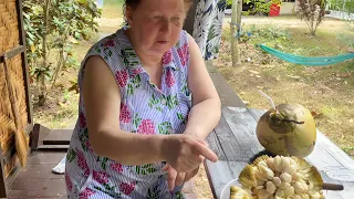 MOM IS SHOCKED BY FRUITS IN THE PHILIPPINES! She's trying them for the first time in her life!