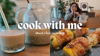 What I Eat in a Day || easy homemade recipes for two - feast-mas ep 5