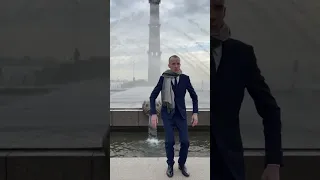 В Петербурге заработал один самых красивых фонтанов. Робот Вэлл рекомендует его посетить 👍🏻
