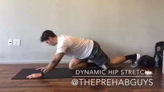 Dynamic Warmup Glute Stretch