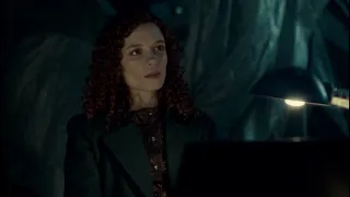 Freddy Lounds helps Dr. Gideon