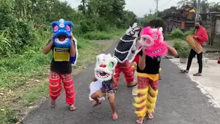 Atraksi Barongsai Di Jalanan, Seru Banget