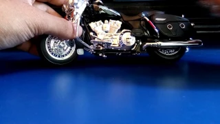 Unboxing of Maisto Harley Davidson FLHRC Road King Classic 2013 bike: Part 2.