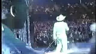 MAXWELL 'Matrimony' LIVE (maxwellfanforum.com)