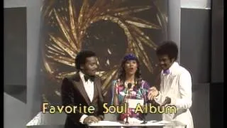 Michael Jackson wins Favorite Soul Album - AMA 1981