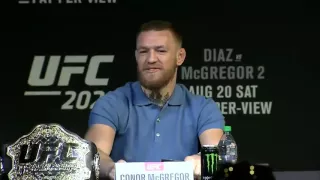 UFC 202 Press Conference - Conor McGregor Throwing Bottle at Diaz!