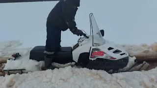 Снегоход Буран 4тд против воды/ настоящий танк, своё дело знает...