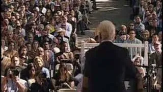 Bill Clinton speaks at Harvard's 2007 Class Day (3/3)