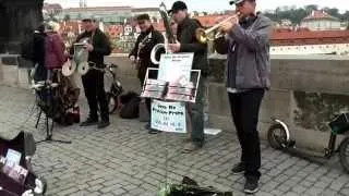 Уличные музыканты Праги