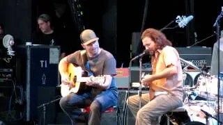 Jeff Ament and Eddie Vedder - Aug 21, 2009 - Molson Amphitheatre, Toronto, ON