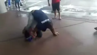 Guy Gets Assaulted And Puts On Jiu-Jitsu Clinic On Attacker