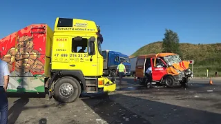 Авария с участием 3-х грузовиков на А107 / Растащили машины / Accident involving 3 vans