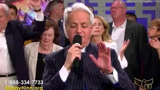 Benny Hinn sings "Glory To The Lamb" and other Worship Songs