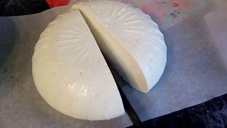 Сыр адыгейский - самый простой в приготовлении