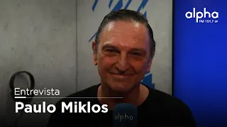 "Não reagi bem", brinca Paulo Miklos sobre saída dos outros integrantes dos Titãs