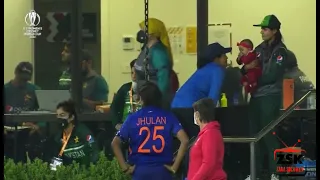 Indian women cricket team enjoying bisma's daughter 😀  || Pak vs Ind || #bisma #india