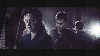 Divergent [Eric/Tris/Four] AU - Бандит