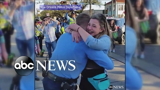 New Orleans police officer proposes ahead of Mardi Gras parade