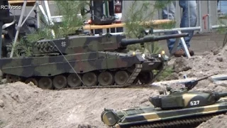 Big Scale Tanks RC Panzer Танк T-90 Leopard 2 ♦ Erlebniswelt Modellbau Erfurt 2015 Modellbaumesse