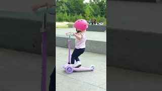 Teeny 3 Wheel Scooter Demo | Model Age: 2 Yrs | Model Height: 90CM/ 2.9FT | BOLDCUBE Scooters