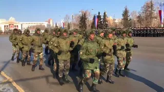 Танкисты из Анголы станцевали в Омске в честь 23 февраля