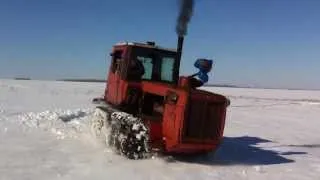 ДТ-175С и ДТ-175М зимой в поле 15.03.14. «Волгарь» DT-175S and DT-175M winter in the field 15.03.14.