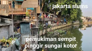 pemukiman sempit pinggiran jakarta,rumah warga nya mepet sama sungai