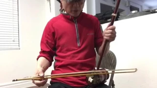 How to hold the erhu bow and make right sound