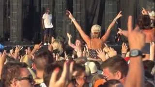 Tinie Tempah - Pass Out Live (amazing) At V Festival 2012