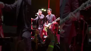Jonas Brothers - Burnin' Up (Live At Chasing Happiness Party)