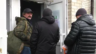 Біженцям-чоловікам, які приїхали на Волинь, нагадують про військкомат