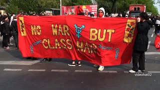 Revolutionäre erste Mai Demo vom Herzberplatz zum Kottbusser Tor