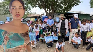 Donated School Supplies For 300 Needy Students In Battambang