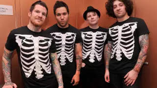 FALL OUT BOY (with John Mayer) BEAT IT    2008  HQ