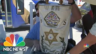 Residents’ Emotional Return To Sanibel Island Synagogue After Hurricane Ian