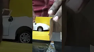 simply UnBoxing white Vintage Car