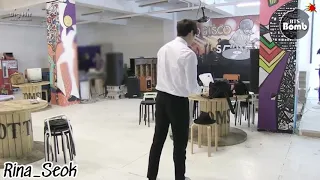 {Озвучка by Rina_Seok} [BANGTAN BOMB] Dart King Jung Kook - BTS (방탄소년단)