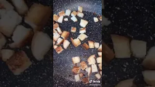 Карамельный попкорн из хлеба 🍞