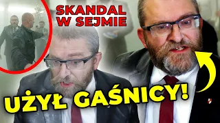 Skandaliczne sceny w Sejmie. Braun SZALAŁ Z GAŚNICĄ. Hołownia wykluczył go z obrad!