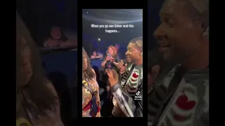 WATCH USHER SERENADES & FEED THIS FAN. THEN THIS HAPPENS 😳