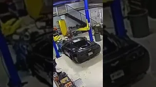 corvette falls off the car lift 😳