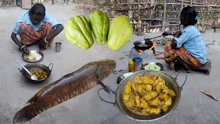 Totally NEW STYLE BIG SHOL FISH Cooking With PAHADI SQUASH by Santali TRIBE Woman | Indian tribe