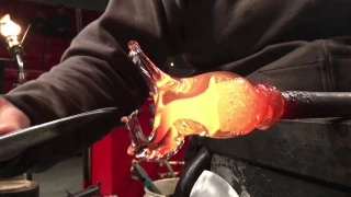 Glassblower Makes Intricate Horse Effortlessly