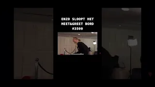 Enzo knol sloopt meet en Greet bord. #enzoknol