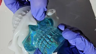 WOW!!! 1 layer only ??? Making a holographic resin skull