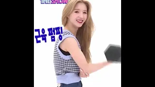 heejin being a buff baby for 15 seconds..