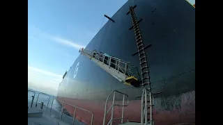 Galtex Pilots boarding 950ft LNG ship