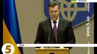 Янукович привітав міліціонерів